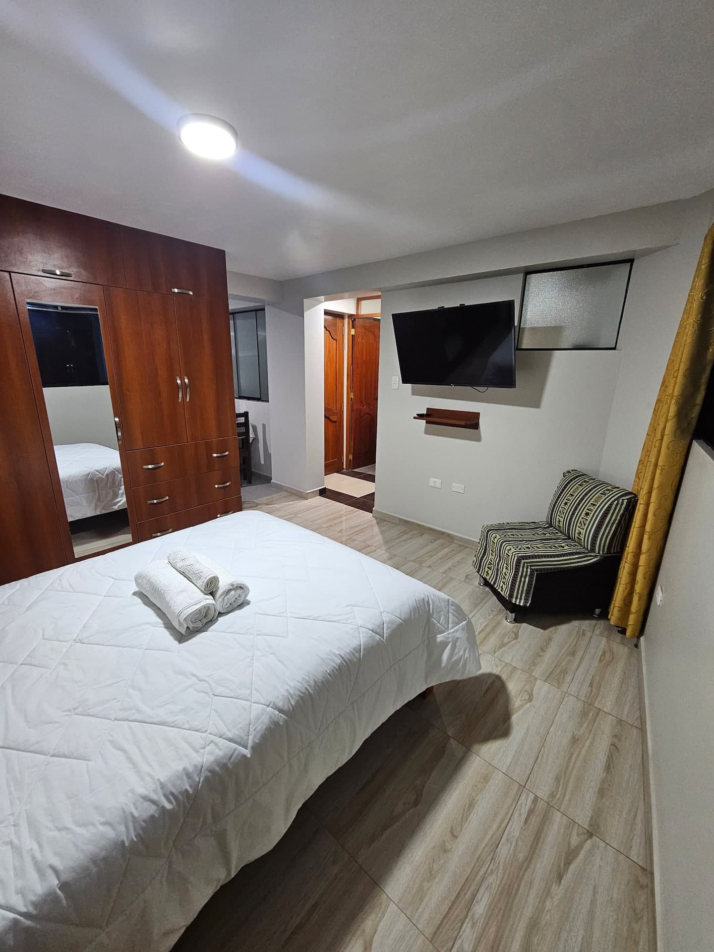 Apartment 8 bedroom