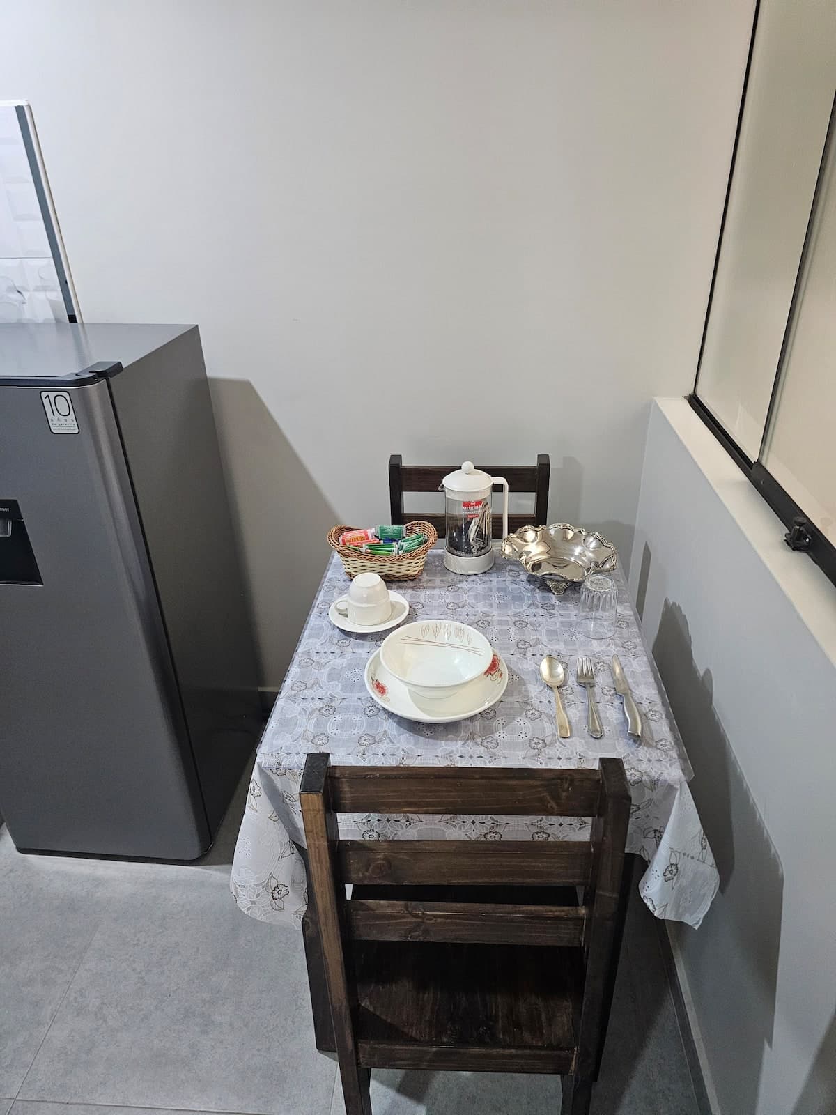 Apartment 4 kitchenette table area